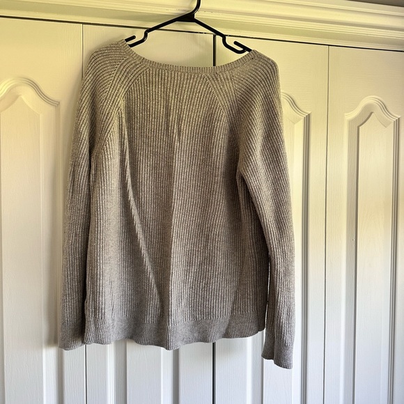 GAP Dove Grey Knit Sweater, Size M - Picture 4 of 5